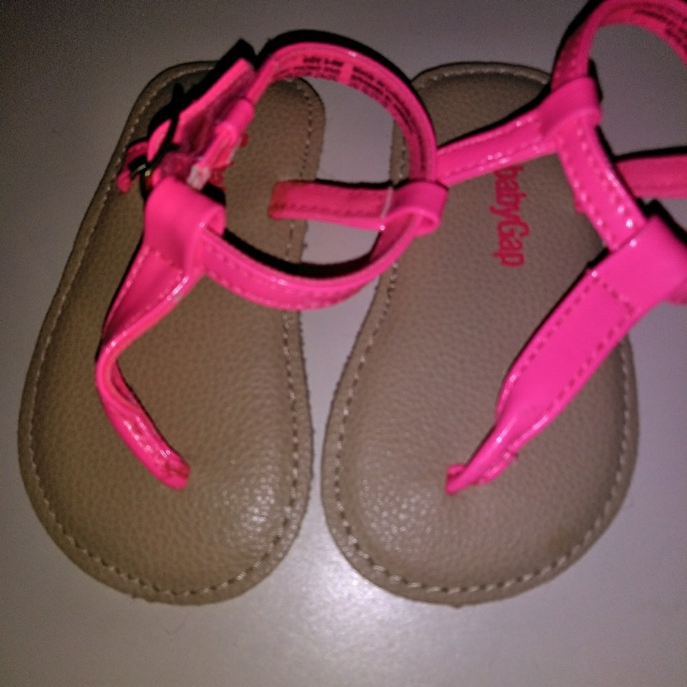 Gap sandals